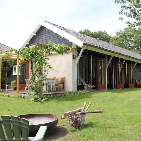 הוילה Erichem Familiehuis De Betuwe Met Prive Kunstgras Tennisbaan En Sauna מראה חיצוני תמונה