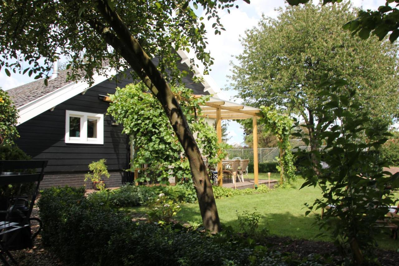 הוילה Erichem Familiehuis De Betuwe Met Prive Kunstgras Tennisbaan En Sauna מראה חיצוני תמונה