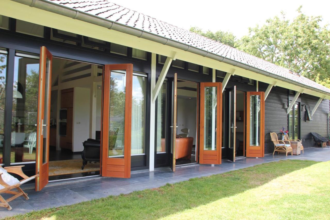 הוילה Erichem Familiehuis De Betuwe Met Prive Kunstgras Tennisbaan En Sauna מראה חיצוני תמונה
