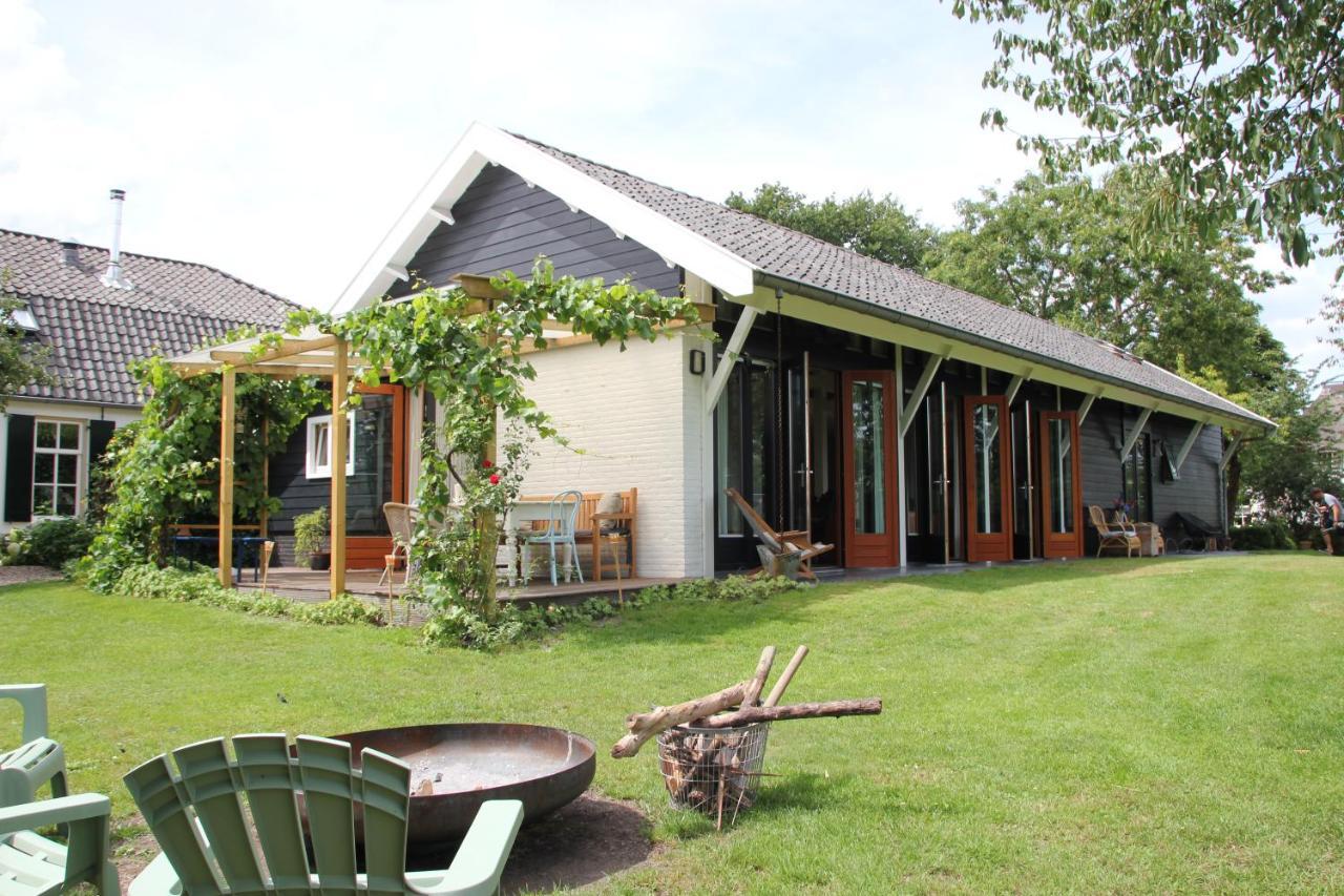 הוילה Erichem Familiehuis De Betuwe Met Prive Kunstgras Tennisbaan En Sauna מראה חיצוני תמונה