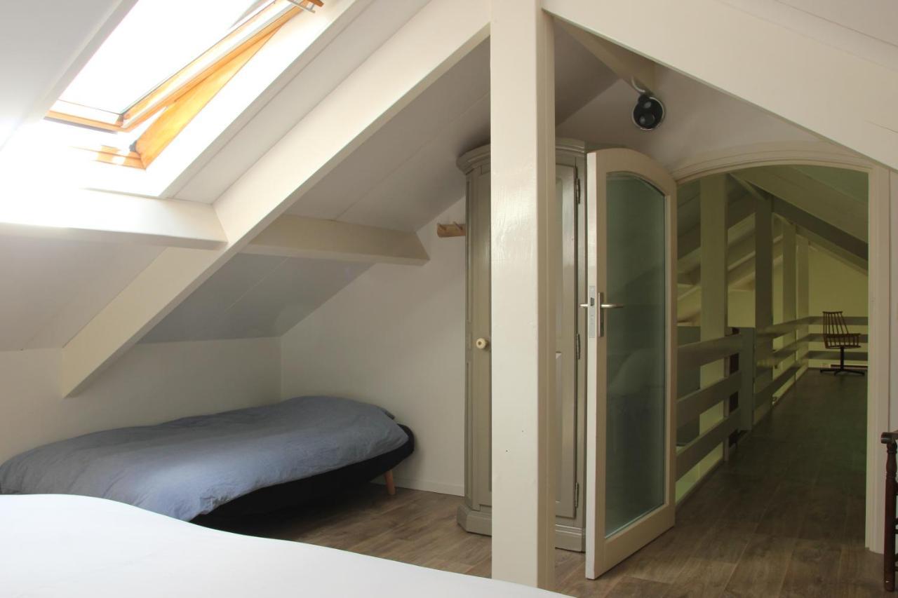 הוילה Erichem Familiehuis De Betuwe Met Prive Kunstgras Tennisbaan En Sauna מראה חיצוני תמונה