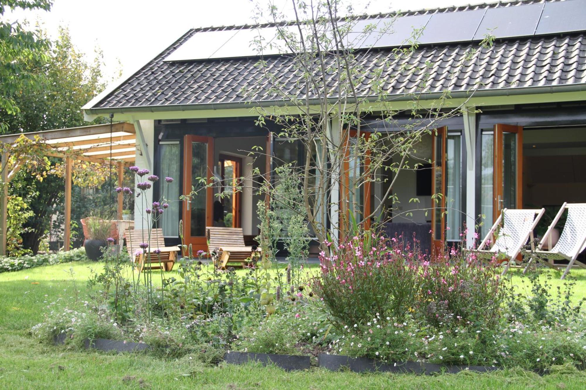 הוילה Erichem Familiehuis De Betuwe Met Prive Kunstgras Tennisbaan En Sauna מראה חיצוני תמונה